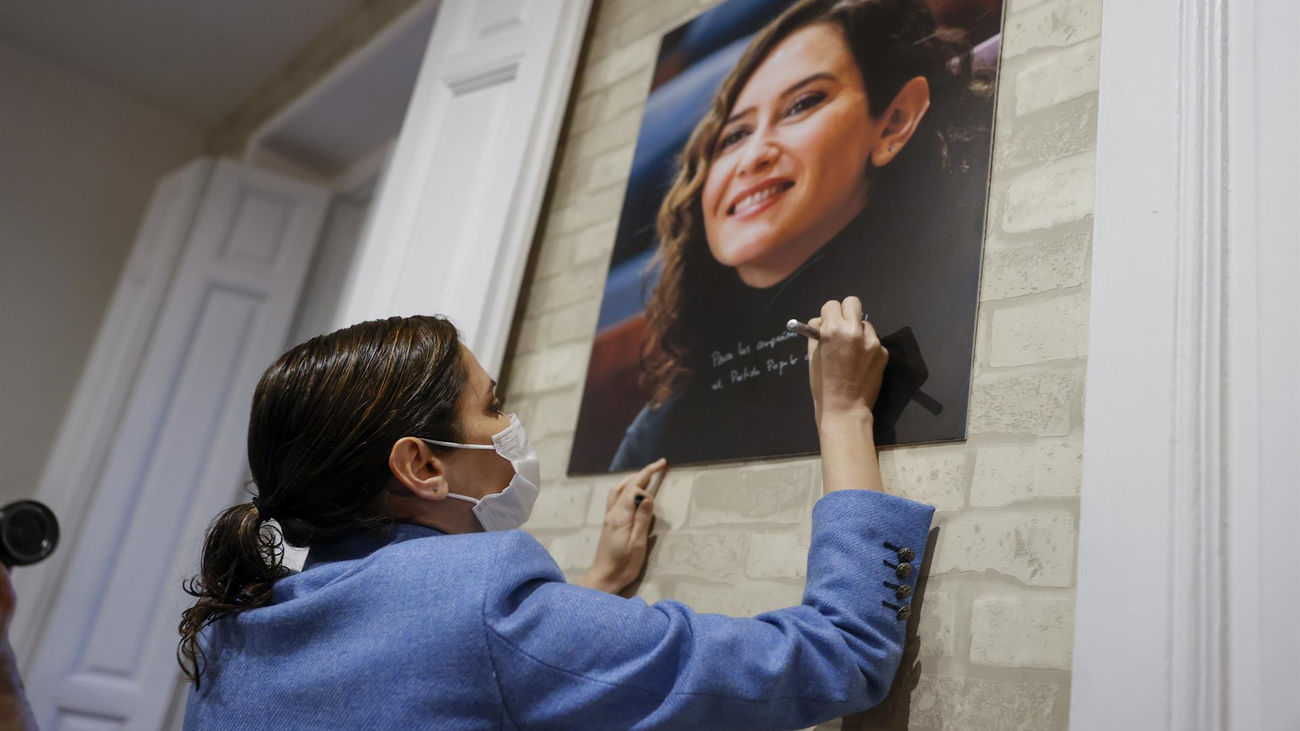Anticorrupción seguirá investigando el contrato del hermano de Ayuso