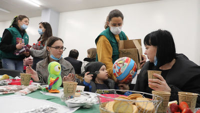 Madrid supera las 10.000 protecciones temporales a desplazados por la guerra en Ucrania