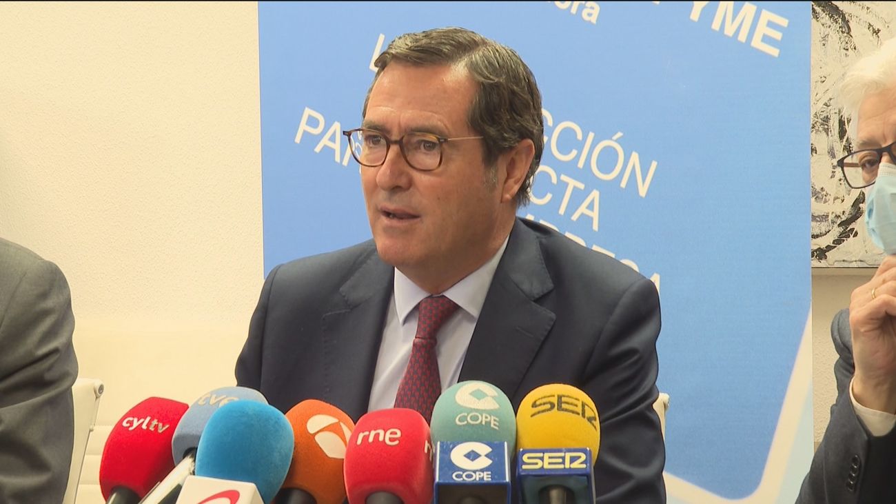 Garamendi rechaza prorrogar el impuesto a la banca como reclama Yolanda Díaz