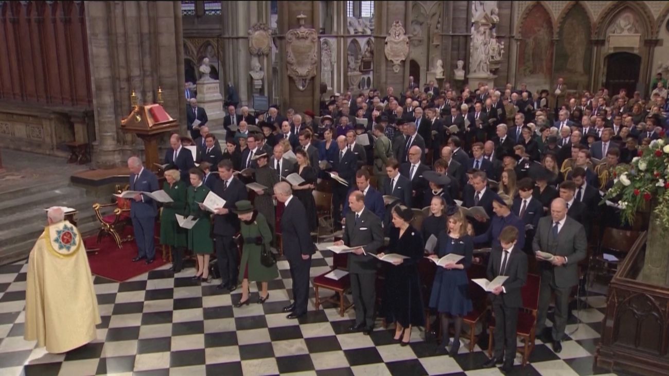Los Reyes asisten al solemne funeral en Londres por el Duque de Edimburgo, marido de la Reina Isabel II
