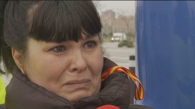 Las lágrimas de Sofía, una camionera en huelga: "Esto se va a la mierda;  no trabajamos porque no podemos"