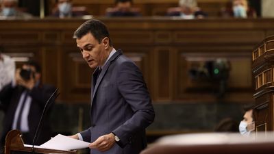 Sánchez mantiene su 'no' a rebajar impuestos y revisará a la baja la previsión de crecimiento económico