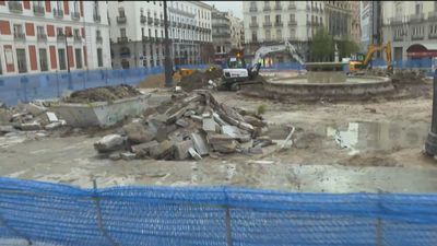 La Puerta del Sol ya está en plena vorágine de las obras para eliminar tráfico y obstáculos