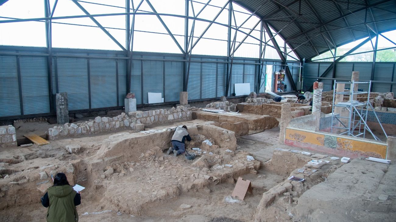 Trabajos en la excavación arqueológica de Complutum, en Alcalá de Henares