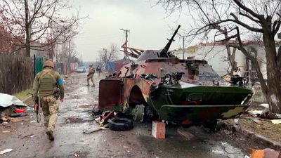 Rusia incrementa los ataques cerca de Kiev a pesar de su promesa de no hacerlo