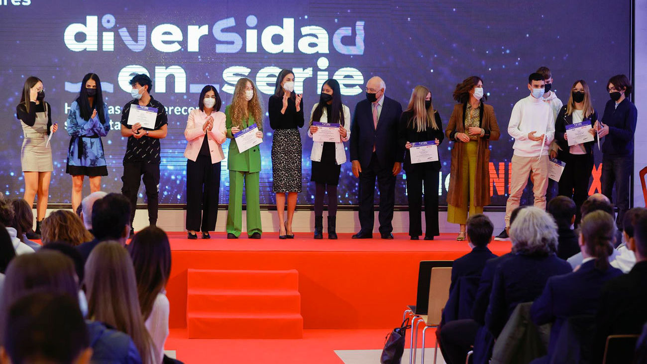 La Reina entrega los premios del II festival de cortos 'Diversidad en serie'