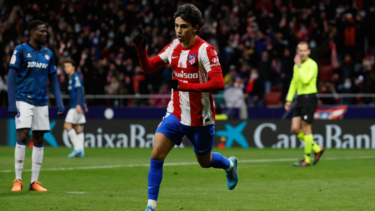 Joao Félix celebra el gol del Atlético de Madrid ante el Alavés