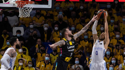 72-59. Un gran último cuarto del Tenerife acaba con el Real Madrid