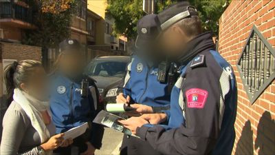 Multan con la Ley mordaza a un padre porque sus hijos jugaban  en una comisaría de A Coruña cuando renovaban el DNI