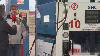 Los taxistas madrileños, indignados por la subida con nocturnidad y alevosía del gas que usan sus vehículos