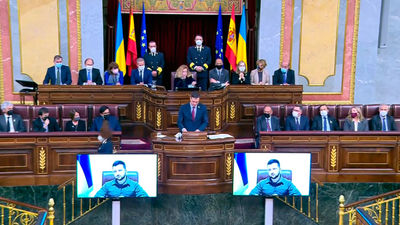 Zelenski compara Mariupol con Guernica y pide a las empresas españolas que dejen de comerciar con Rusia