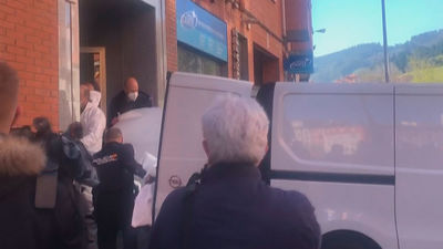 La madre del presunto asesino de la niña de Oviedo pide perdón a la familia de Erika