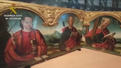 La Guardia Civil recupera dos tablas renacentistas robadas en 1979 en la iglesia de Barcial del Barco (Zamora)