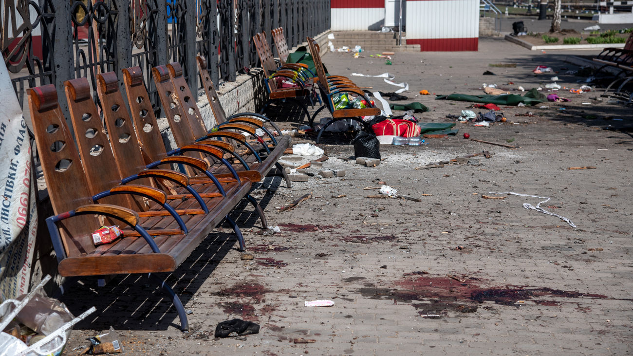 Zelenski espera una "respuesta global firme" tras el ataque contra la estación de tren en Kramatorsk