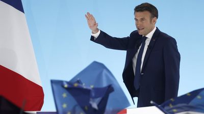 Macron: "Tiendo la mano a todos"