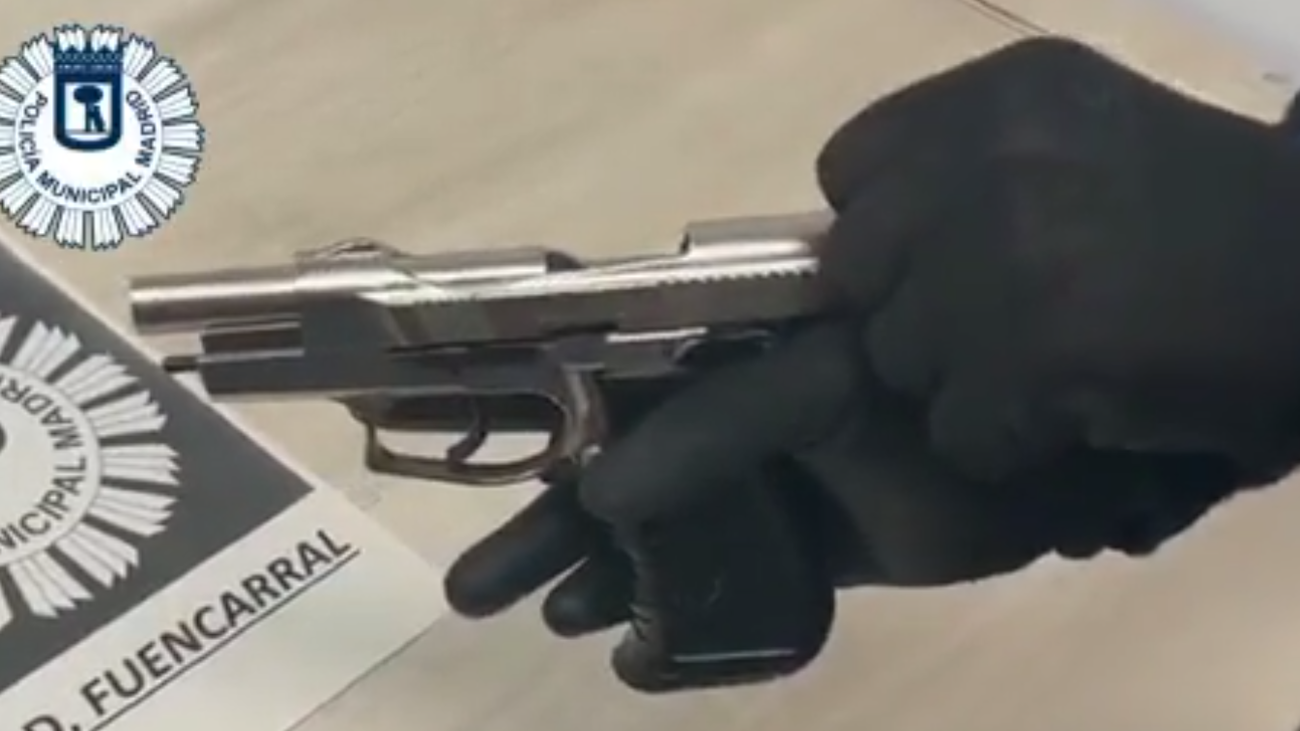 Detenido por amenazar con una pistola al encargado de un local de apuestas de Fuencarral