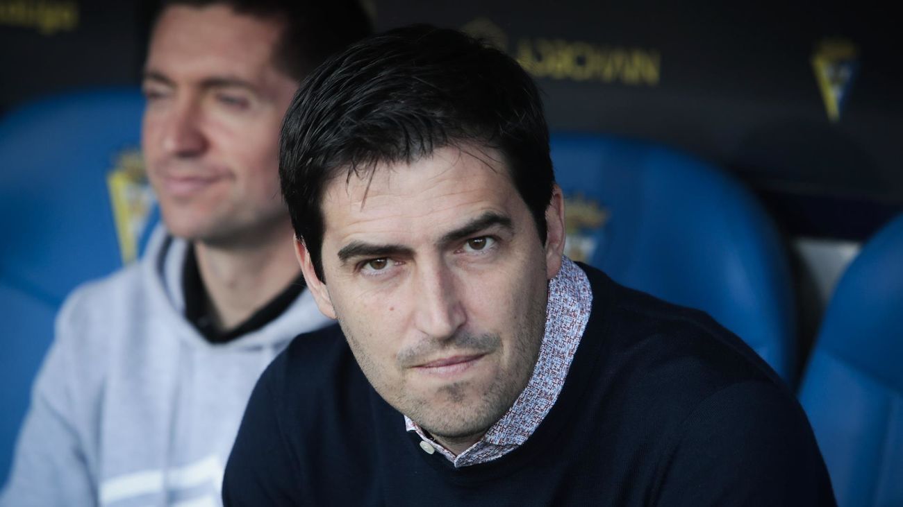 Iraola: "Nos está saliendo caro sumar cada punto"