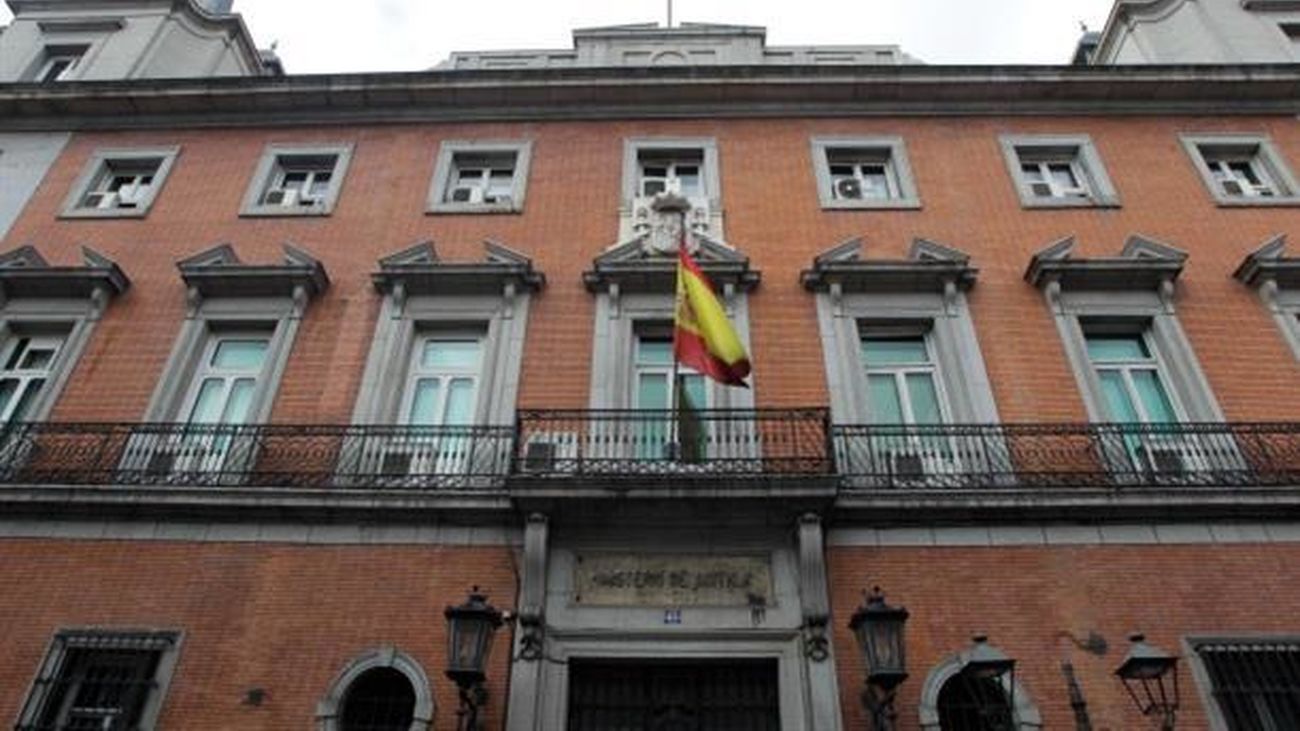 Moncloa prepara un ‘decretazo’ sobre la ‘ley de nietos’ a las puertas del 29-N