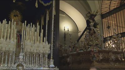 El Cristo de los Gitanos sale en procesión este Miércoles Santo estrenando túnica