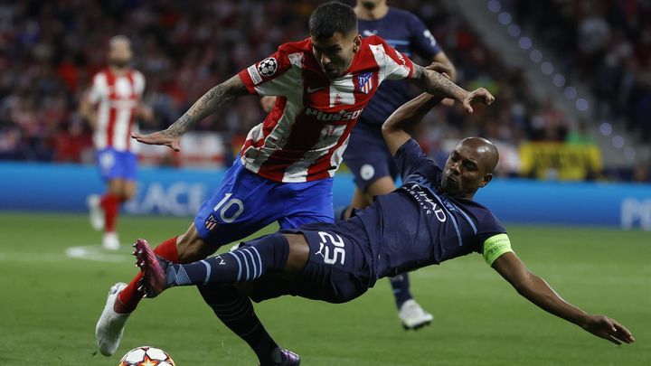 Ángel Correa ante el Manchester City / EFE
