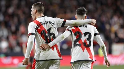 El Rayo Vallecano busca gol para reforzar su delantera
