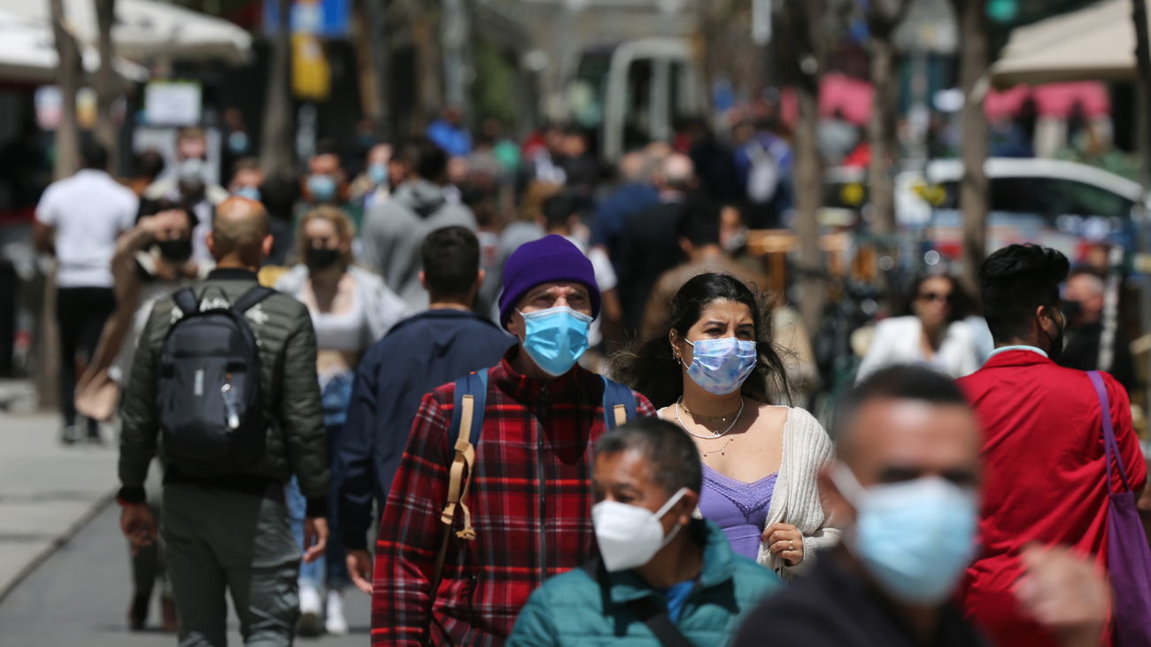 El CIS de Tezanos señala que la llegada de Feijóo impulsa al PP y recorta a tres puntos la ventaja del PSOE