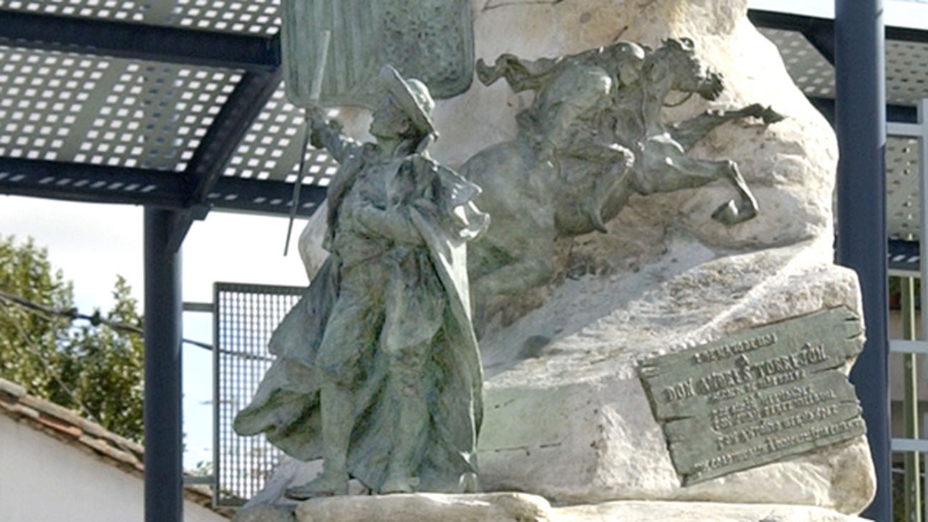 Monumento a Andrés Torrejón, uno de los alcaldes mostoleños que se sublevó contra la invasión francesa de España
