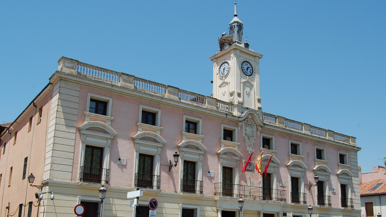 El Ayuntamiento de Alcalá de Henares incorporará como fijos a más de 300 interinos por concurso de méritos