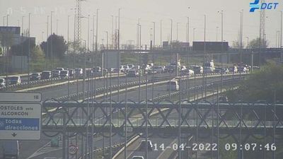 Corte de tráfico por accidente en la A-5  a la altura de Móstoles complica la salida de Madrid