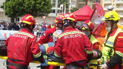 Muere una persona de 74 años y un niño de 7 resulta herido de gravedad en un incendio en Badajoz