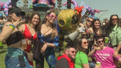 Doce horas de música electrónica sin parar en el Elrow Town, en Valdebebas