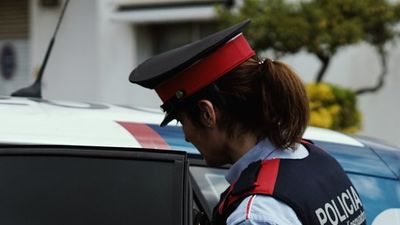 Cataluña: Detenido un médico de la Consellería de Interior por presuntos abusos a tres mujeres Mossos