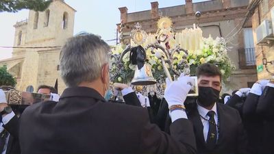 Procesión en homenaje a las personas fallecidas durante la pandemia en Villa del Prado