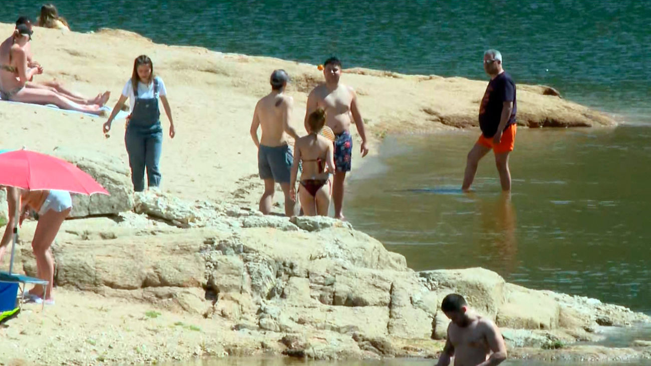 El Pantano de San Juan ayuda a mitigar la subida de temperaturas de este fin de semana