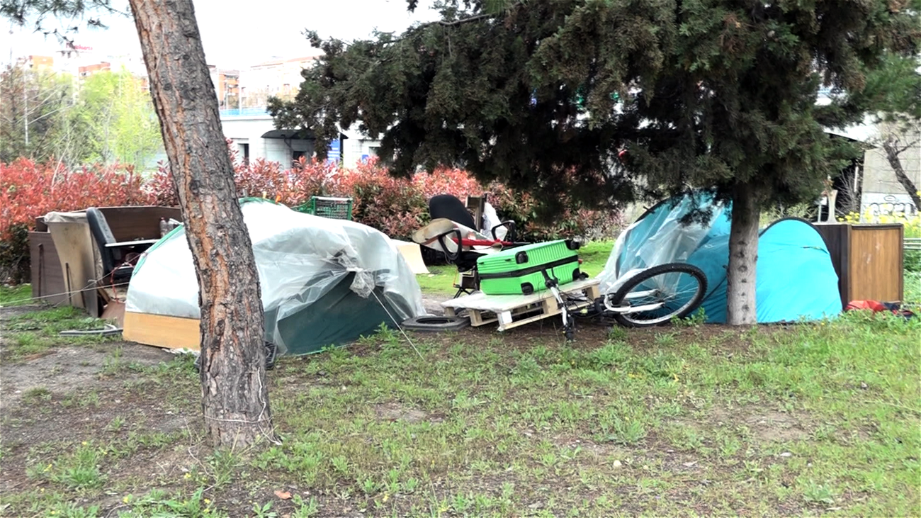 La otra cara de la M-30: los asentamientos de la arteria principal de Madrid