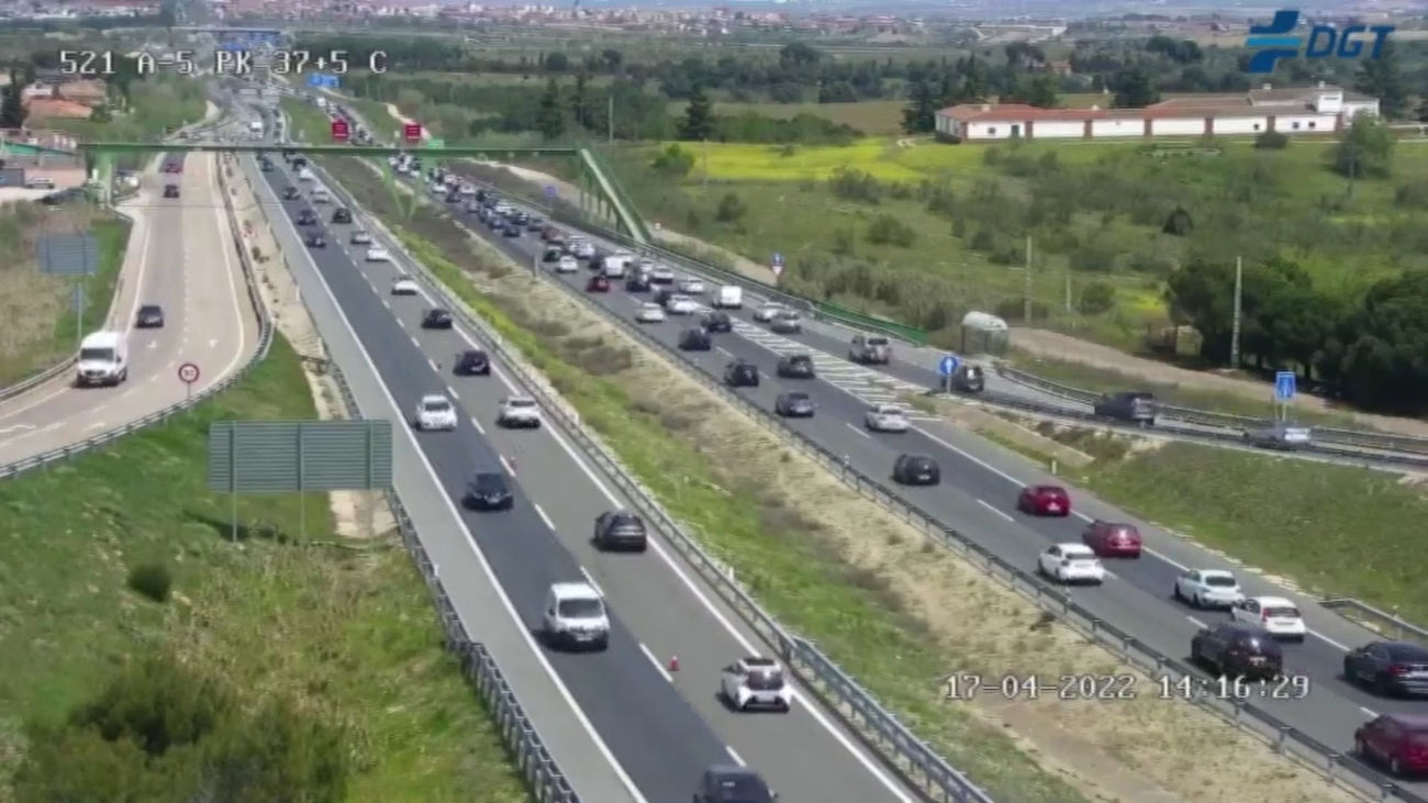 Primeras retenciones en las autovías de entrada a Madrid en el regreso de Semana Santa