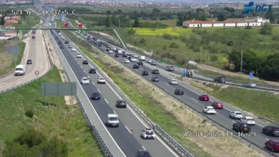 Primeras retenciones en las autovías de entrada a Madrid en el regreso de Semana Santa
