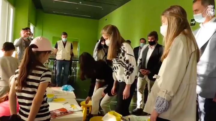 La Familia Real en el Centro de Acogida de Pozuelo / Telemadrid