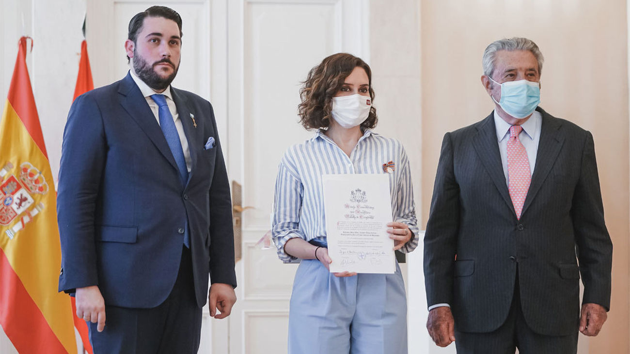 Díaz Ayuso denuncia que los planes de estudios del Gobierno “postergan la historia de España”