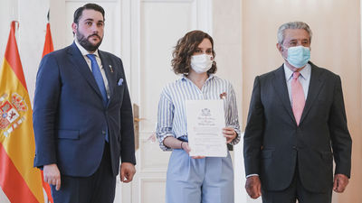 Díaz Ayuso denuncia que los planes de estudios del Gobierno “postergan la historia de España”