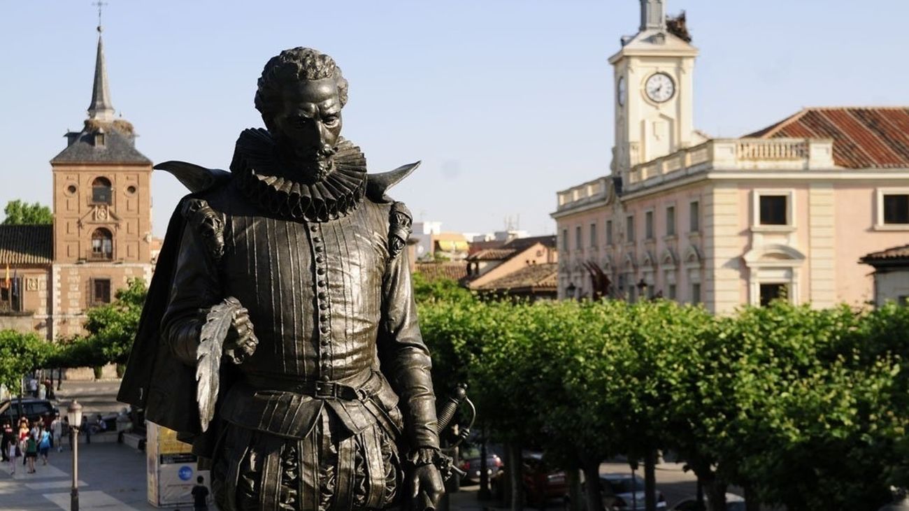 Estatua de Cervantes en Alcalá de Henares