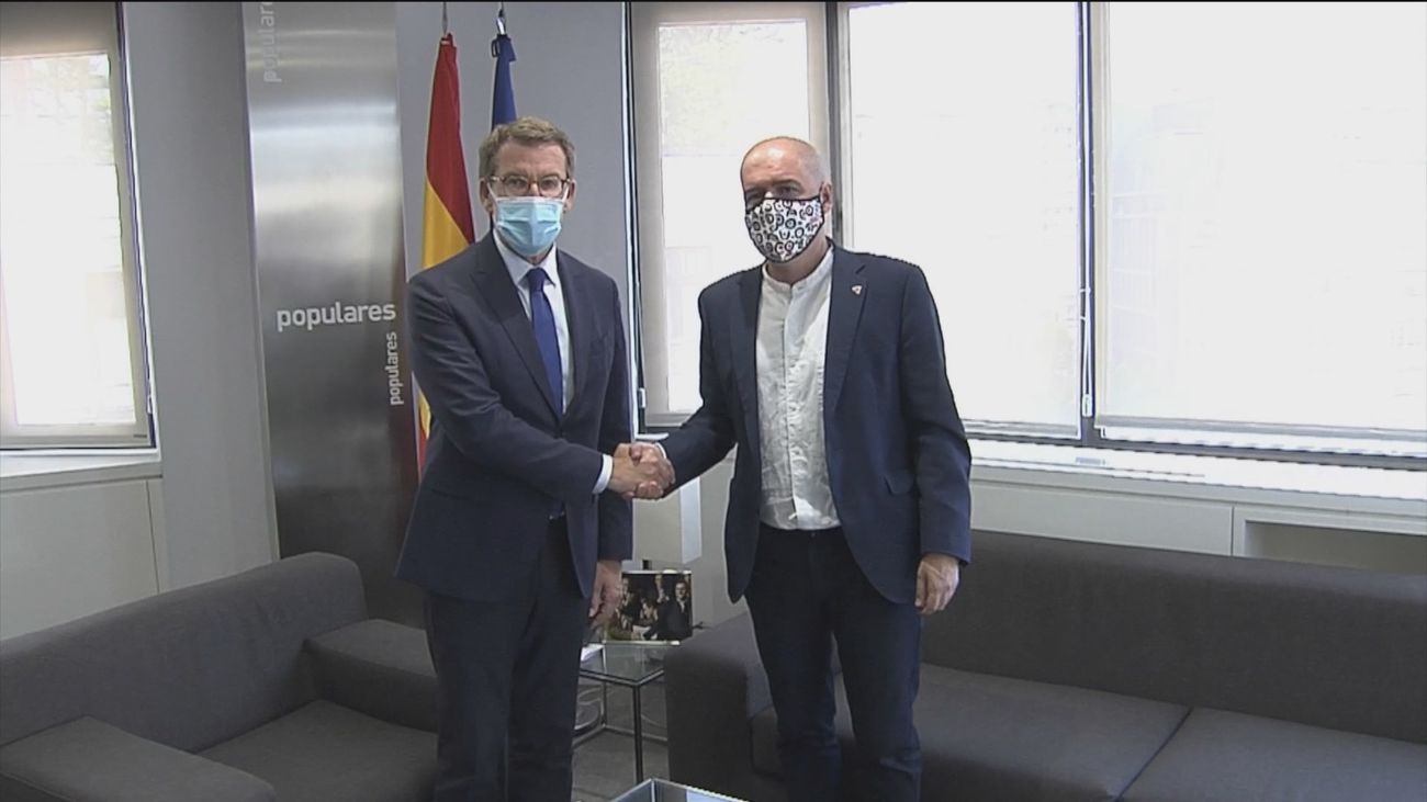 Núñez Feijóo recibe a los agentes sociales