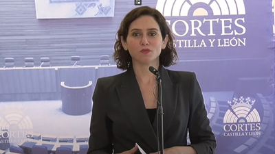 Ayuso celebra el "gran pacto" PP - VOX en Castilla y León: "Me congratula saber que es una comunidad ‘socialismo free'"