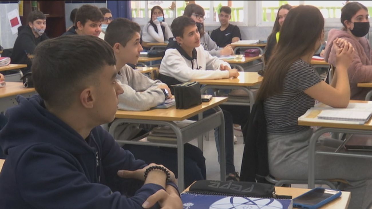 La mascarilla desaparece de las aulas: "No se usará en ningún caso" en los colegios