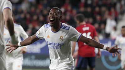 1-3. El Real Madrid conquista El Sadar y da otro paso hacia el alirón