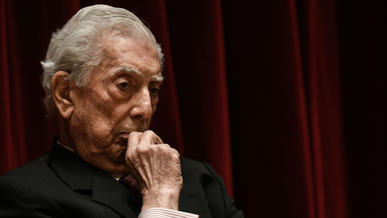 Almeida anuncia que Madrid dará un espacio de recuerdo a Vargas Llosa