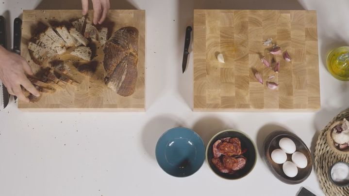 Receta de sopa de pan y ajo