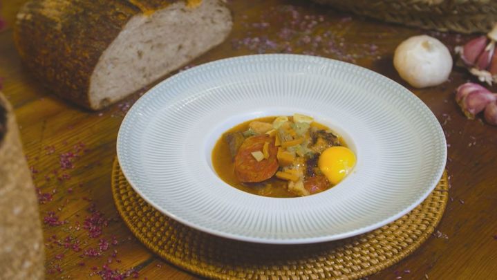 Receta de sopa de pan y ajo