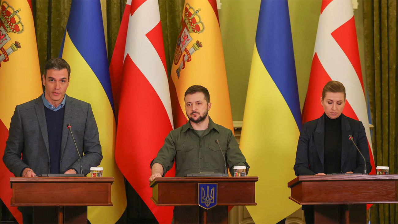 Sánchez anuncia que España ha enviado ya un barco con 200 toneladas de munición y 40 camiones para Ucrania