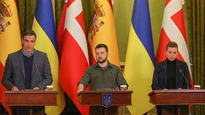 Sánchez anuncia que España ha enviado ya un barco con 200 toneladas de munición y 40 camiones para Ucrania